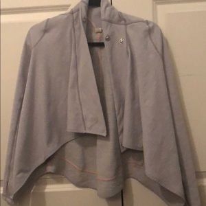 light gray ivivva wrap jacket